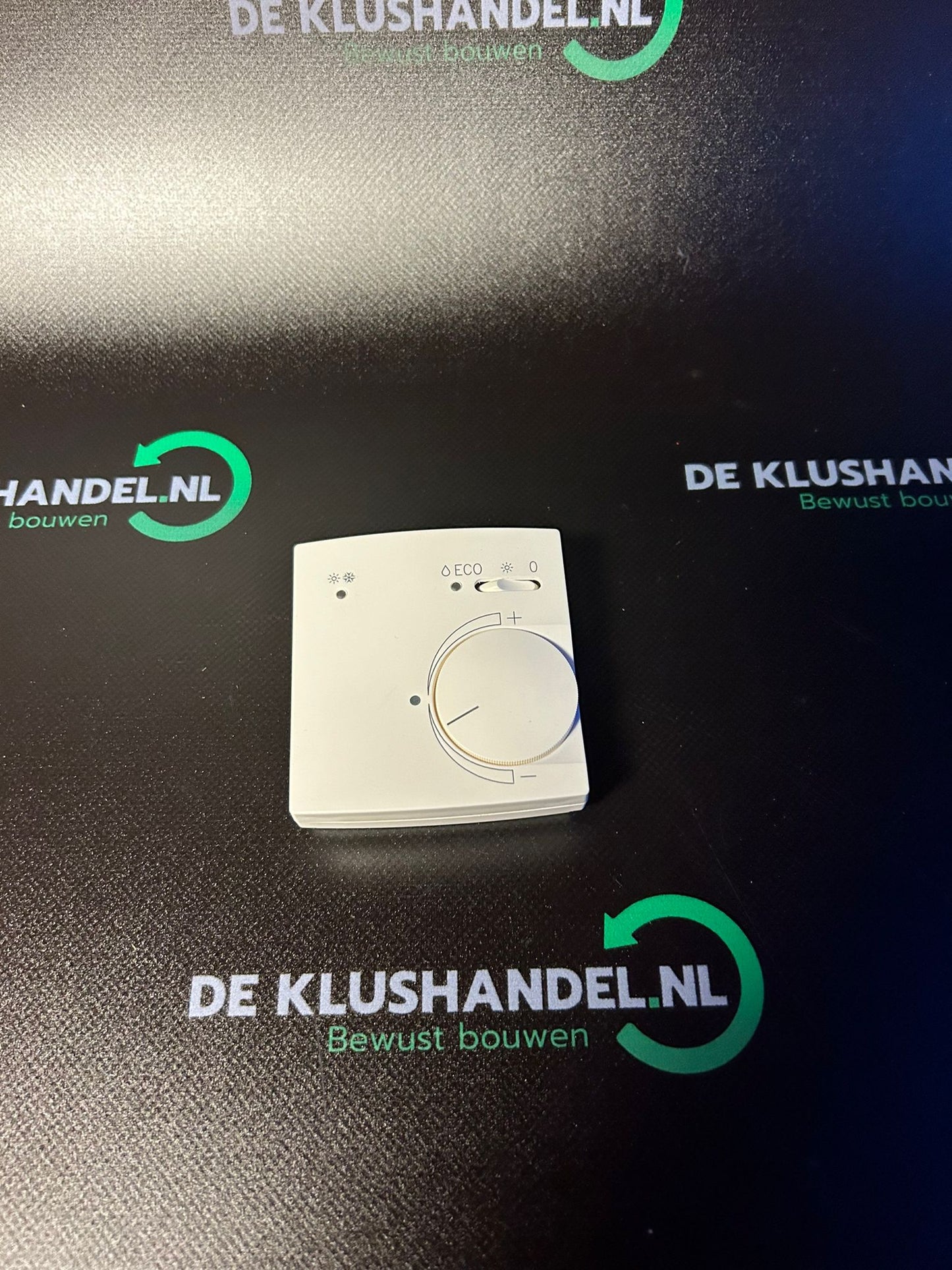 Room temperature controller TR1B | Clina Heating and Cooling Elements