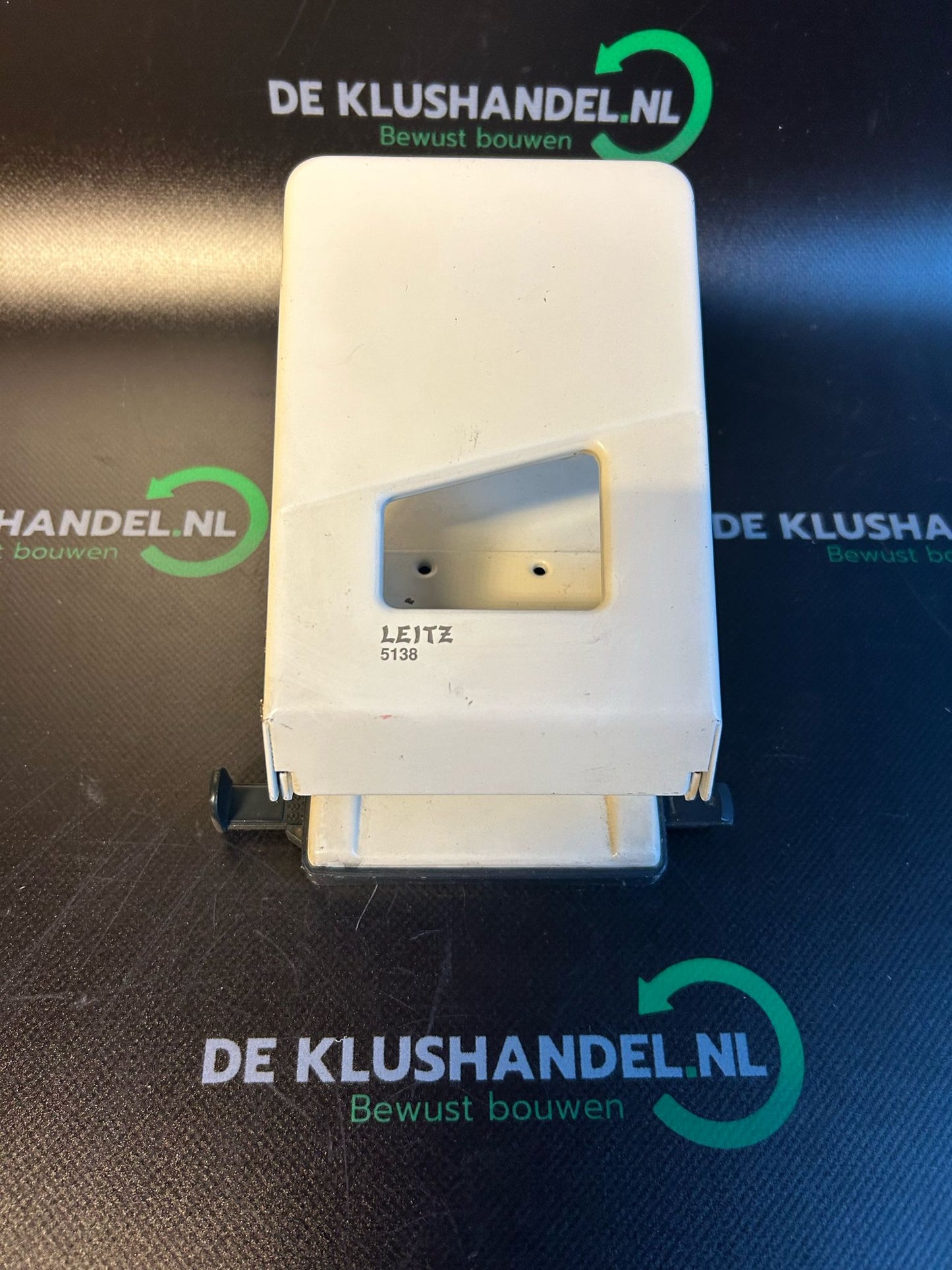 Leitz 5138 perforator