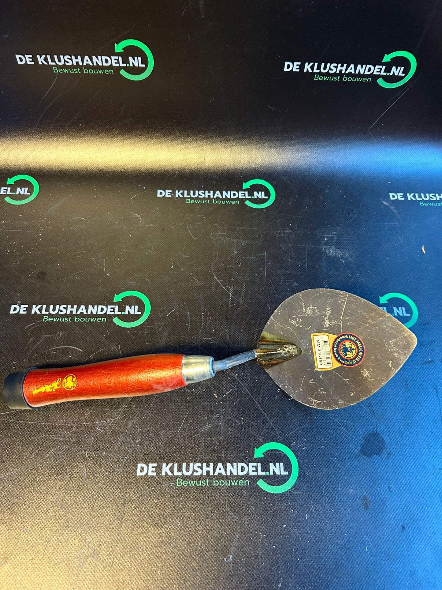 Milkmaid tile trowel pointed