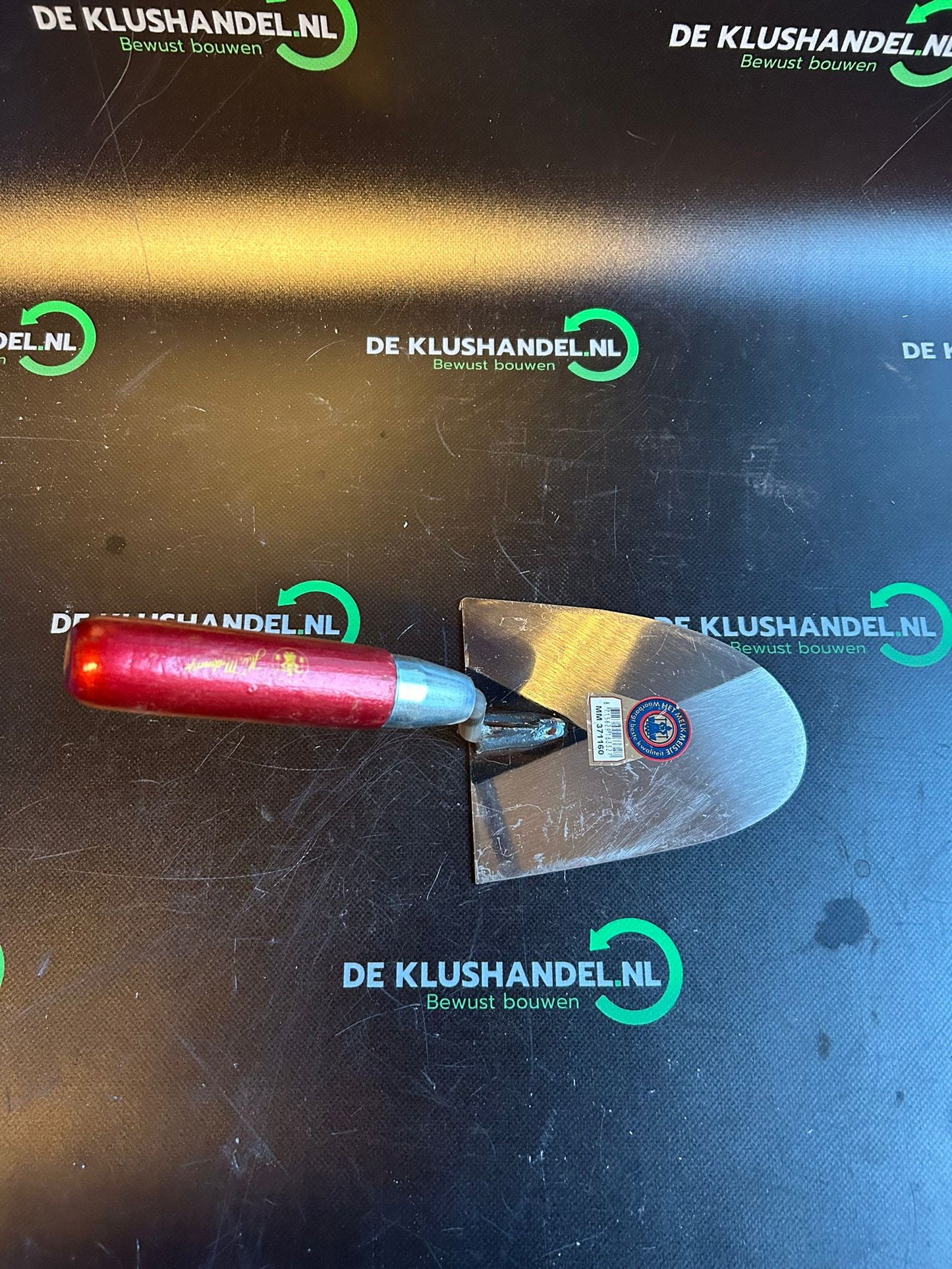 Milkmaid trowel Arnhem model left