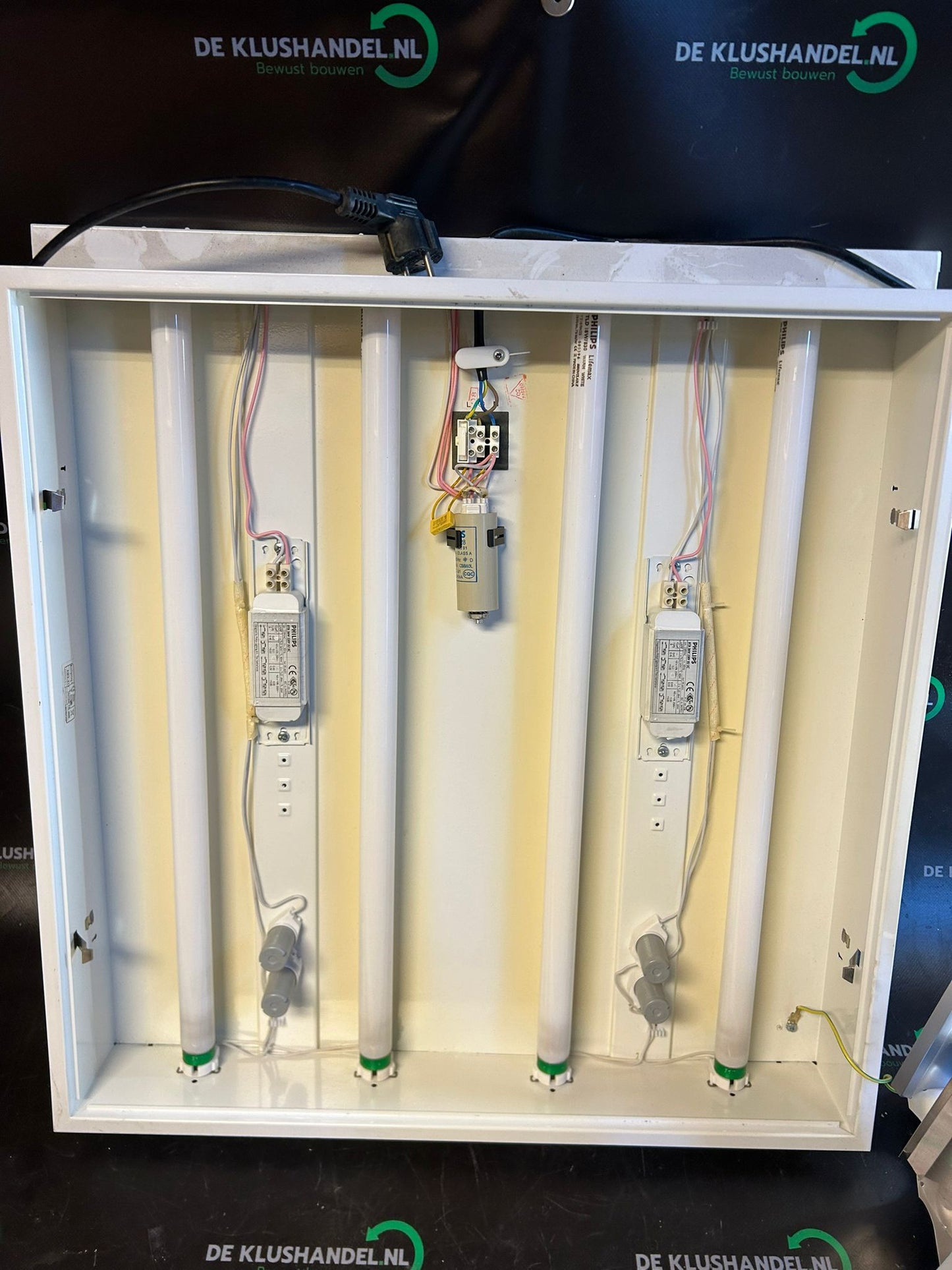 Phillips light box with fluorescent lamp and plug