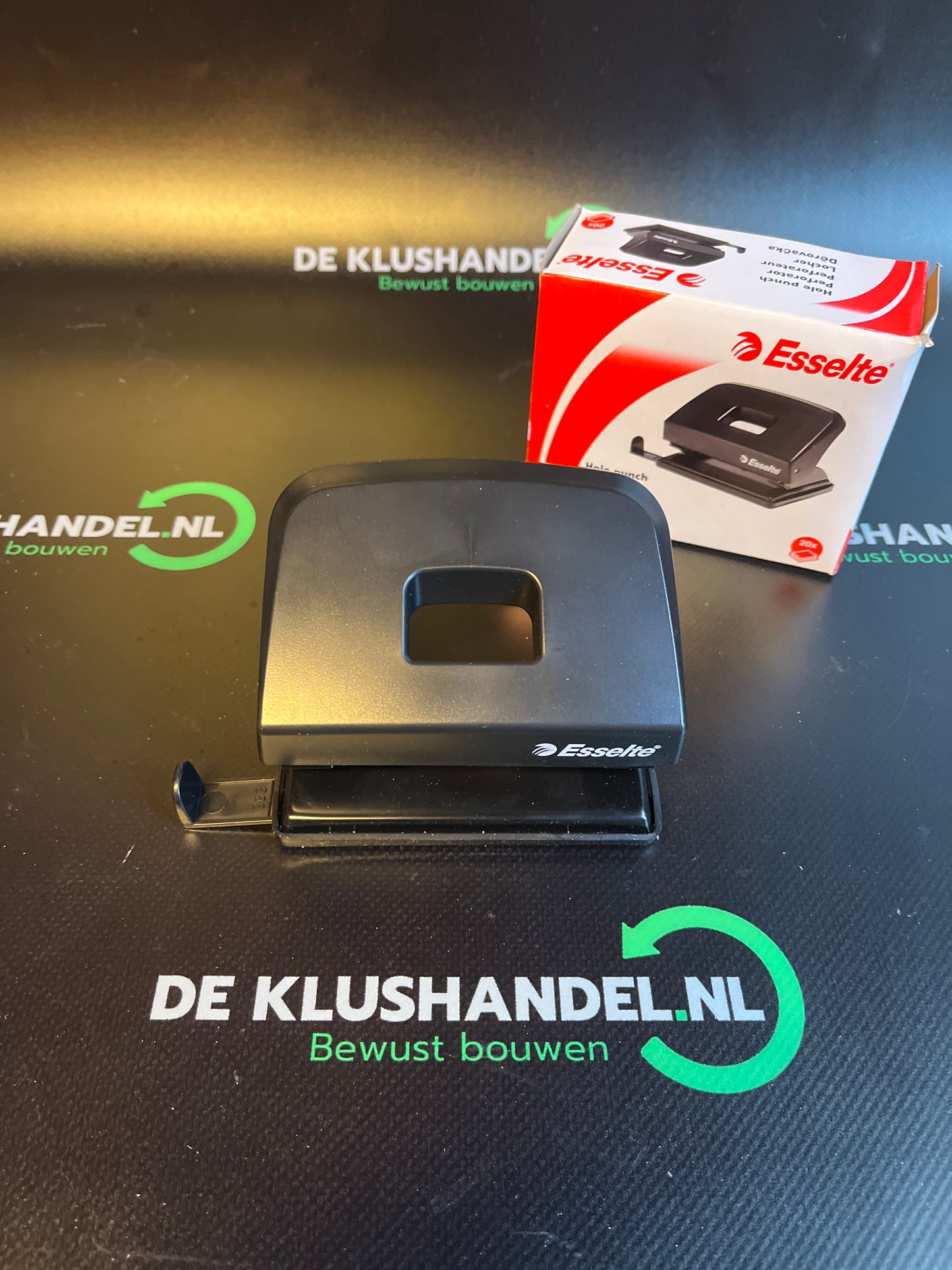 Esselte perforator zwart 624325