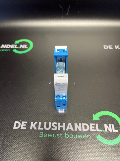 Finder 95.03 Relaissocket + 40.31.9.024.0000 Printrelais + Finder Steekmodule 99.02.0.024.98 + Finder 095.01 Beugelhouder