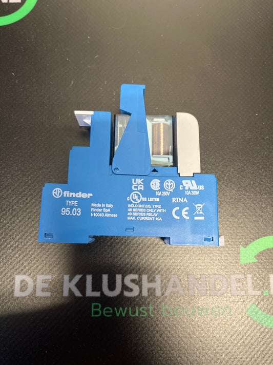 Finder 95.03 Relaissocket + 40.31.9.024.0000 Printrelais + Finder Steekmodule 99.02.0.024.98 + Finder 095.01 Beugelhouder