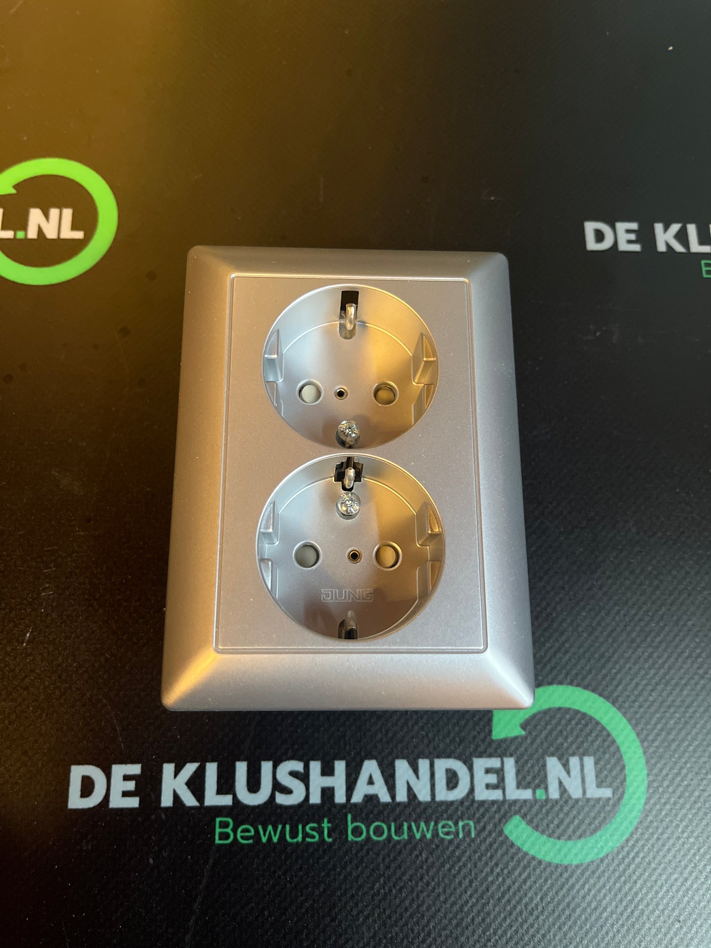 JUNG 2 voudige wandcontactdoos met randaarde 16A 230V - LS range edelstaal (ES5020KI-L)