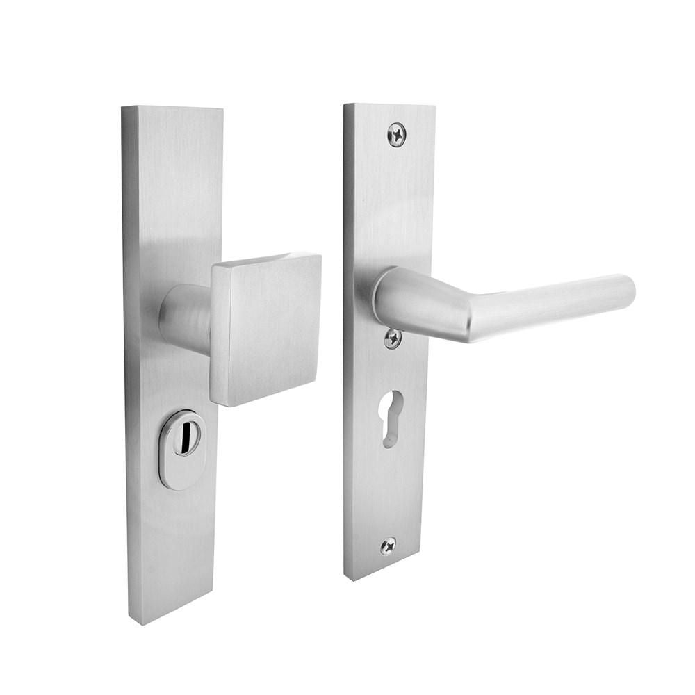 Intersteel SKG3 veiligheidsbeslag rechthoekig 250x50mm greep/kruk Jura met veerconstructie profielcilindergat 72mm met kerntrekbeveiliging aluminium F1
